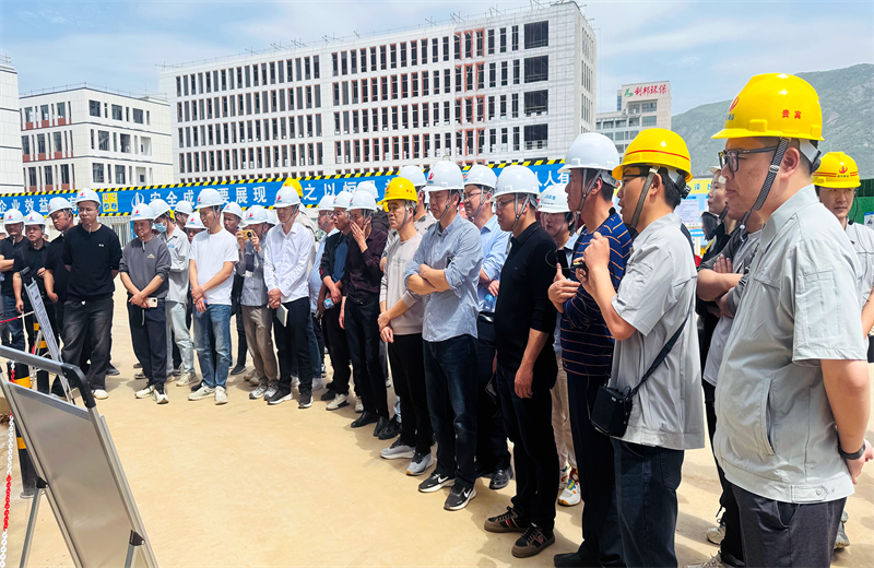2025年4月17日，由莆田市涵江区住房和城乡建设局主办、天九娱乐三建承办的钢筋安装工程质量防控现场交流会在联东U谷·涵江海峡智造产业谷一期成功召开。